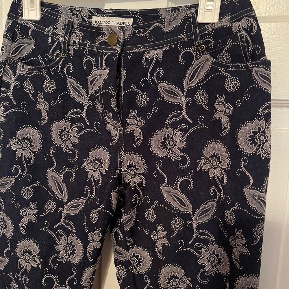 Floral patterned pants - Picture 4 of 7